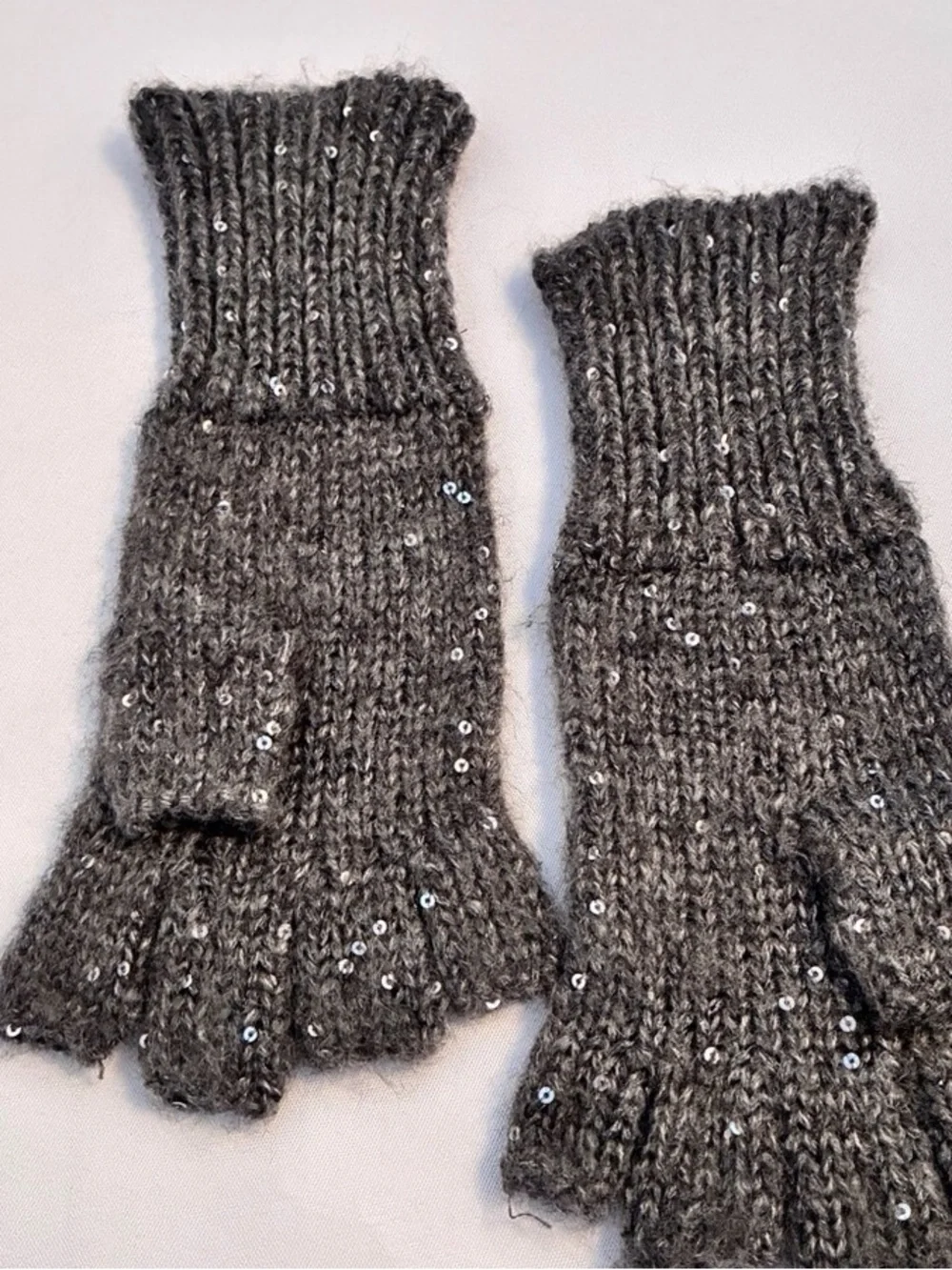 Sequin Accent Fingerless Gloves - Gray